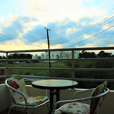 Isavella Makenzy 公寓 拉纳卡